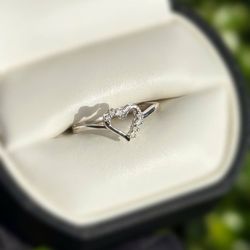 Jewelry 10k solid white gold diamonds 0.06CTW Heart ring sz 6.50