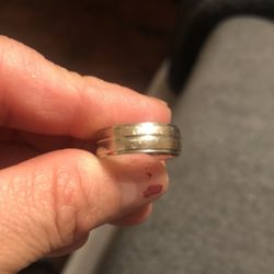 Size 6 14 Karat Women’s Band Ring