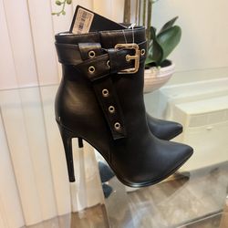 Women Booties Heels Black Forever 21 New Size 7 