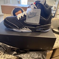 !!!!!jordan Retro 5 Size 8!!!!!