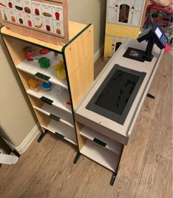 Melissa and Doug grocery store cash register