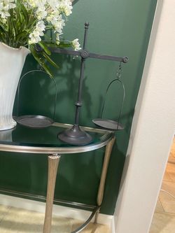Decorative Metal Balance Scale