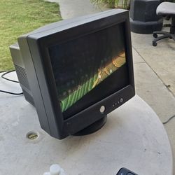 Vintage Dell M992 19" VGA CRT Monitor w/ VGA and Power Cable
Computer doesn't include. 