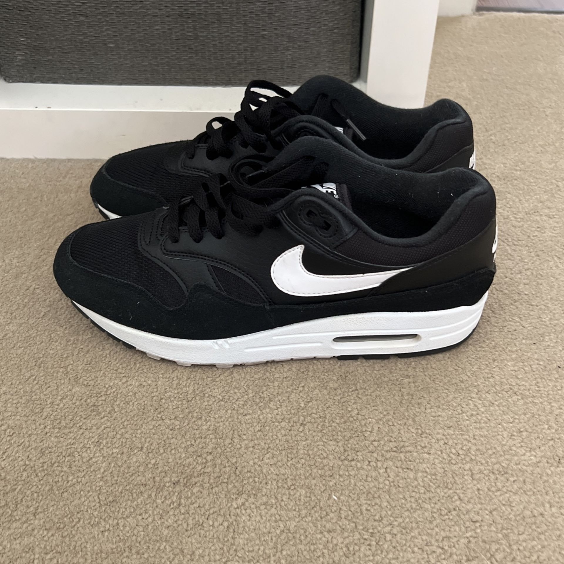 Black White Air Max 1 Size 8.5