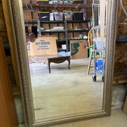 Carolina Mirror Company With Gold 