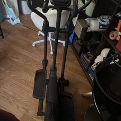 Xterra FS1.5 Elliptical Workout Machine. 