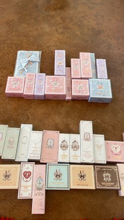 Large Lot Of Flower Knows New Makeup 33 Pieces For $250