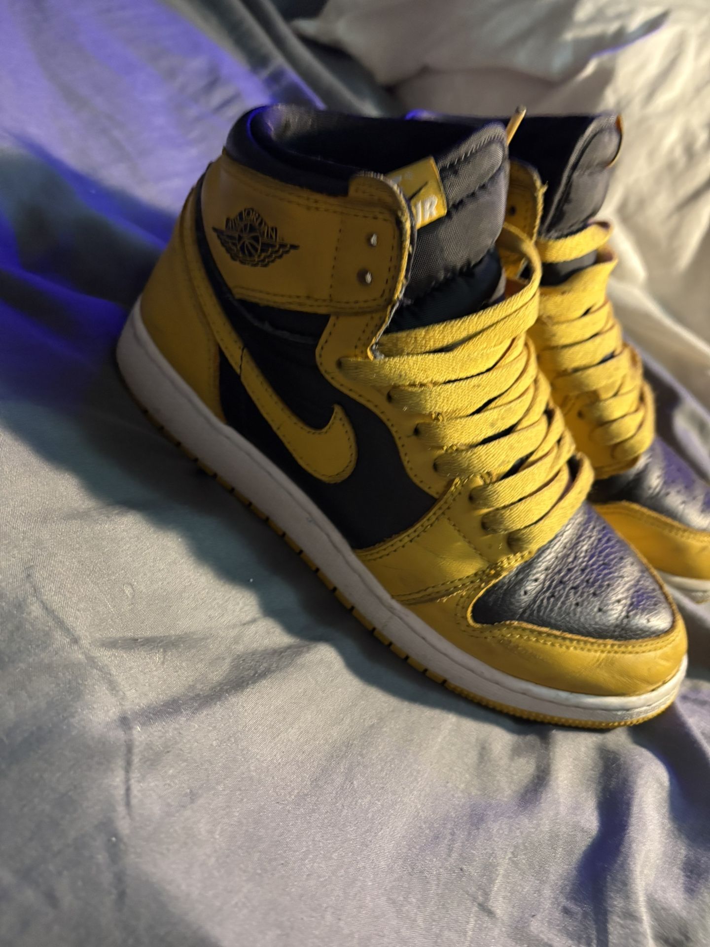 Jordan 1 Retros High OG Pollen