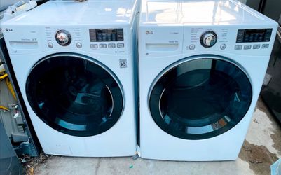 LG.  WASHER AND GAS DRYER