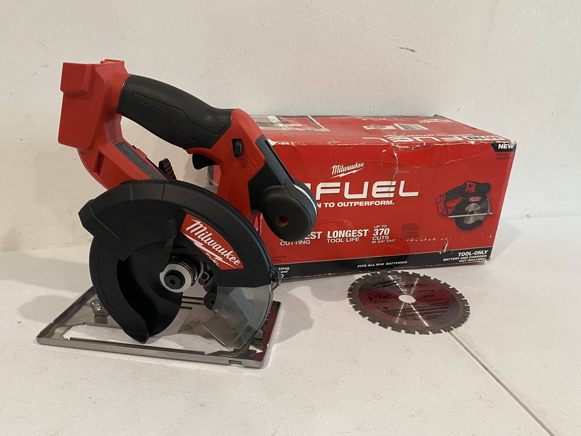 Milwaukee M18 FUEL 18-Volt Lithium-Ion Brushless Cordless Metal Cutting 5-3/8 in. Circular Saw (Tool-Only) w/ Metal Saw Blade