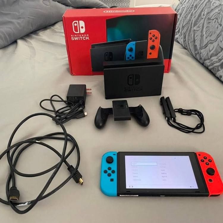 Nintendo switch Brand New PENDING PICKUP for Sale in Bakersfield, CA OfferUp