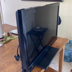 TV /LCD by Emerson 