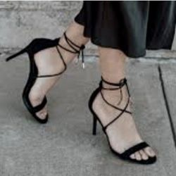 Banana Republic black ankle wrap Bar, women's sandals, size 7.5

General used with box, only weared one time