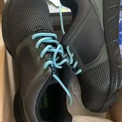 Sapatos De Trabajo Con Casquillo Nuevos Size 8.5   Nuevos