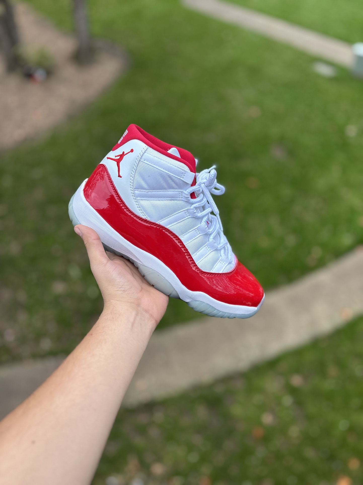 Jordan 11 Cherry 