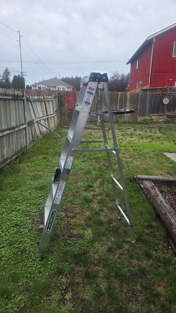 Louisville Ladder 6' Aluminum Step Ladder, 250-lb Capacity, W-2112-06S

