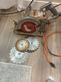 Vintage skilsaw with extra blades