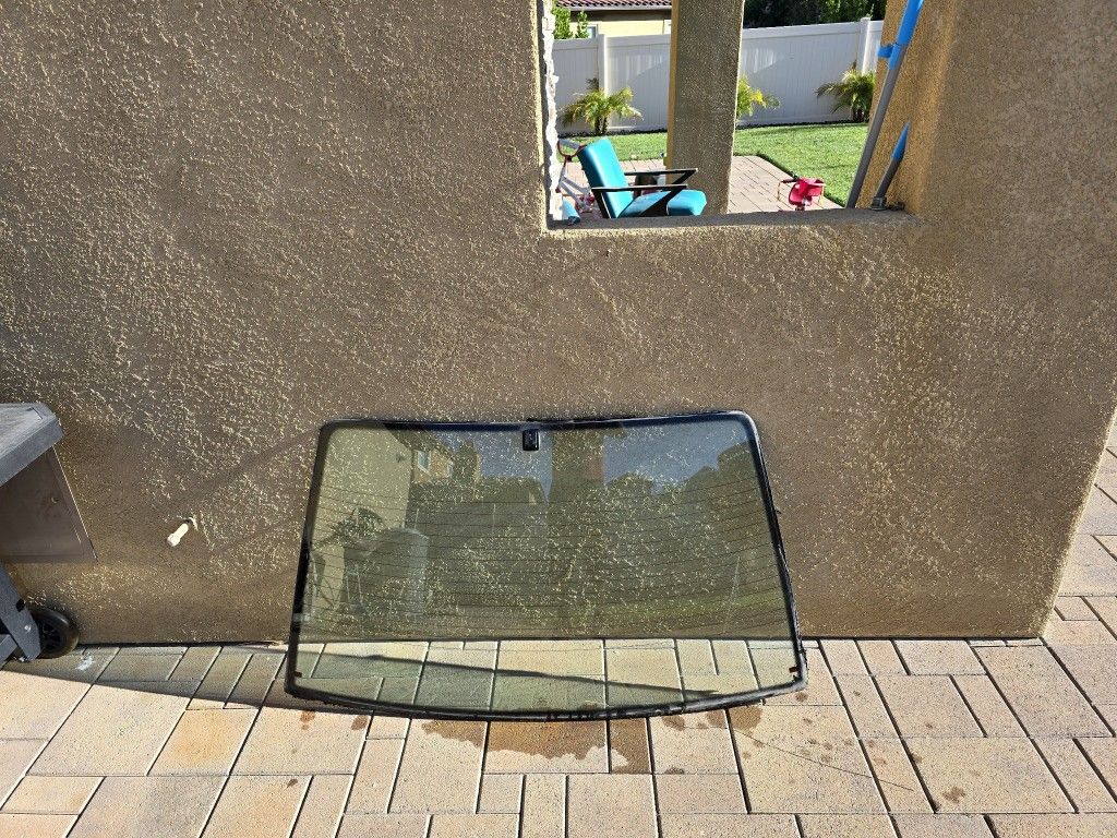 Rear Windshield For 89 Mustang GT