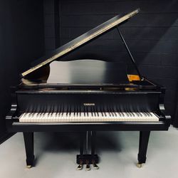 Yamaha Model G2 5'8" Ebony Satin Grand Piano