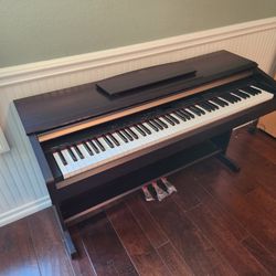 Yamaha YDP-181 digital Piano