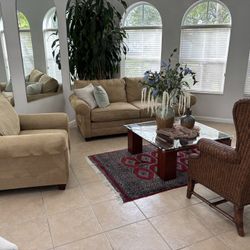 Bassett 3 Piece Living Room Set