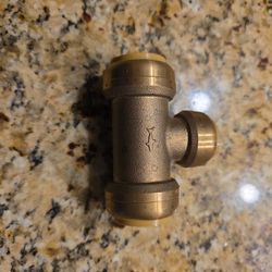 I Inch X 1 Inch X 3/4 Inch Reducing Tee.