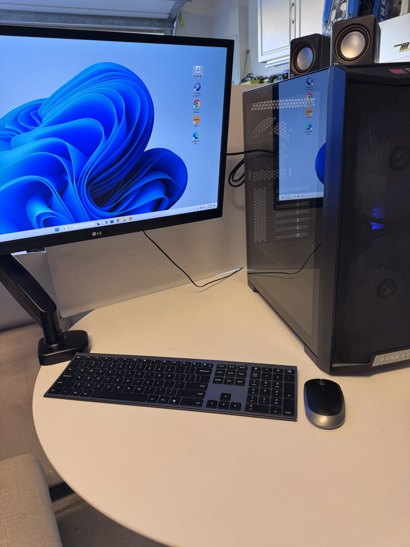 Complete Setup - LG 27” Screen - 1TB / 16 GB Ram Computer