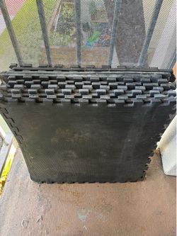 Rubber pads mat for workout area 12 pads 2’x2’ each
