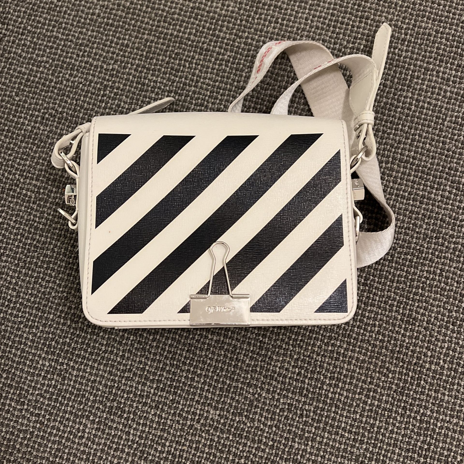 USED OFF WHITE BAG