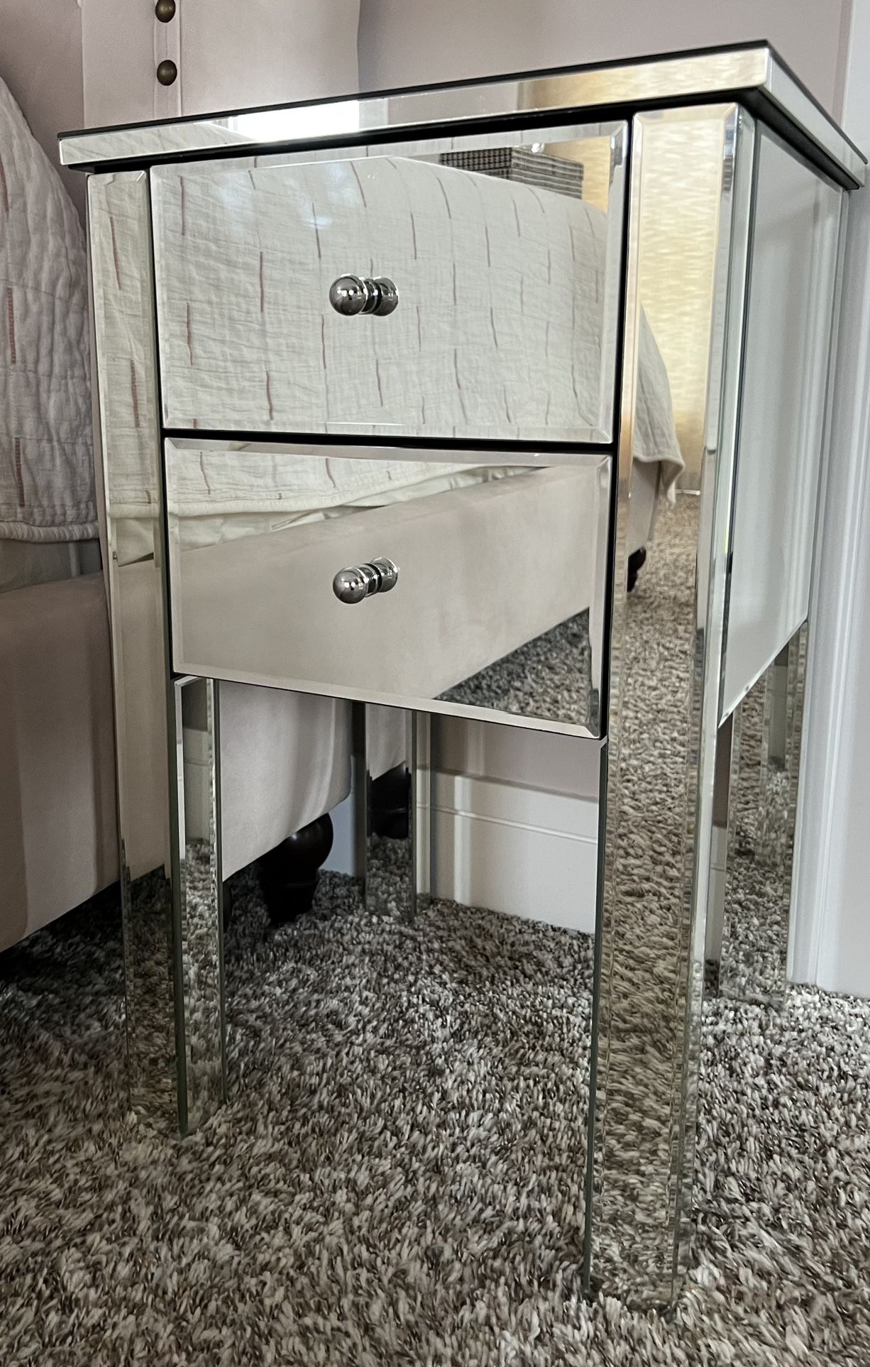 MIRROR END TABLE