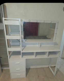 White Vanity Desk with Lighted Mirror
