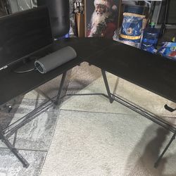 Gaming Desk Perfect For Any Setup