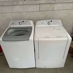 Whirlpool Washer And Gas Dryer Laundry Set 