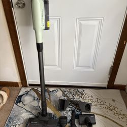Tineco Go pet Cordless Vacuum With Attachments 