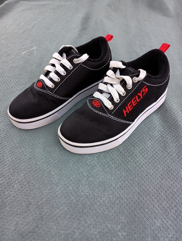Heely skate shoes