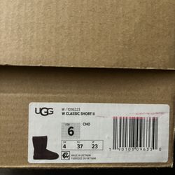 UGG Classic short 