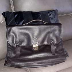 Vintage Stellar Black Premium Leather Longchamp Men’s Brief Case….. Black Color And In Beautiful Condition