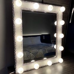 25”20” Marble White Led Mirror $200