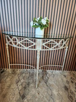Ashley Farmhouse Style Entry table / Console table