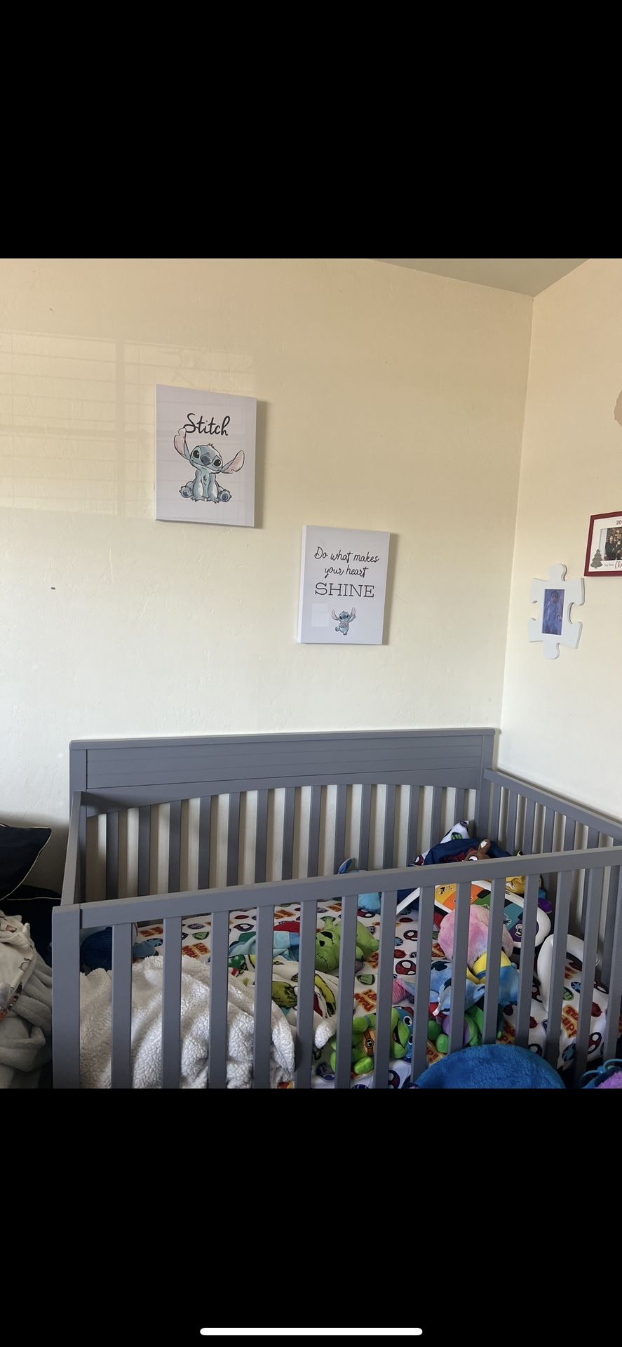 Baby Crib With Mattress 