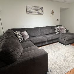 Sectional Couch With chaise and Ottoman