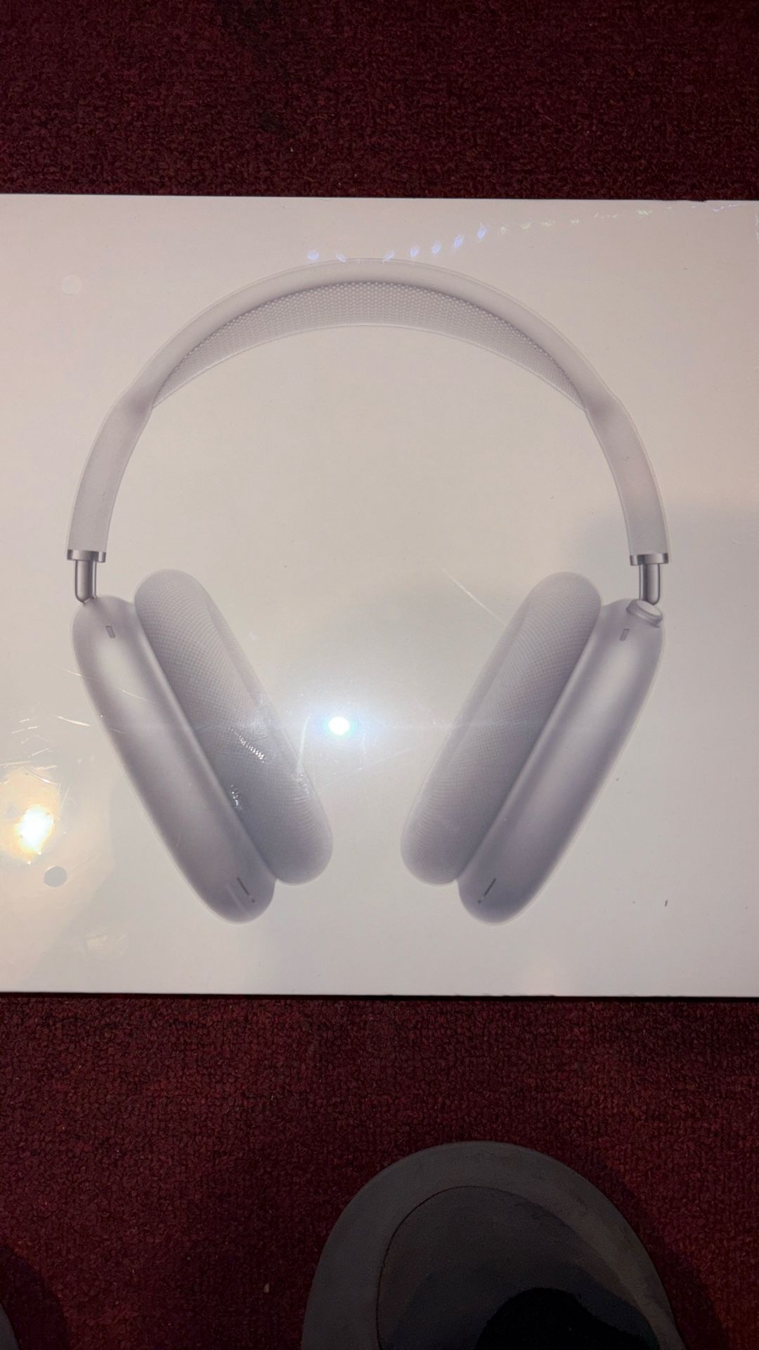 Silver And White AirPod Max