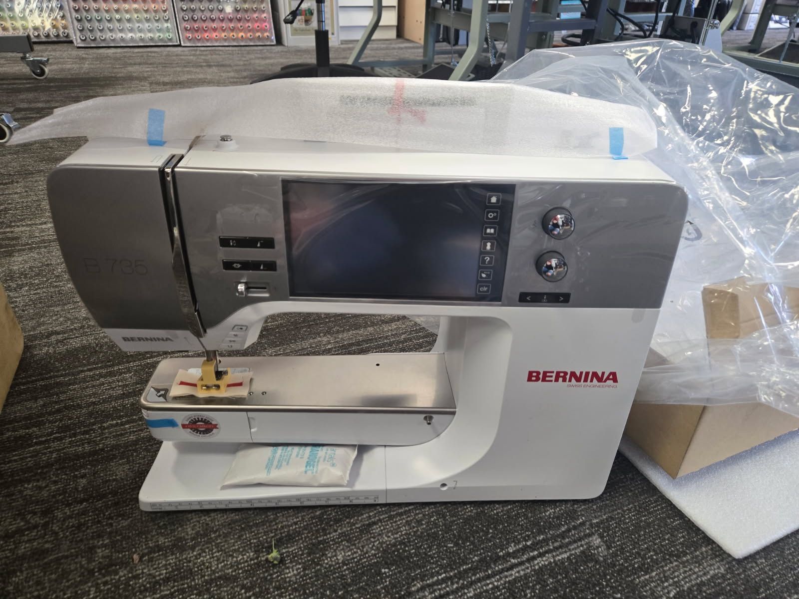 Bernina B 735
