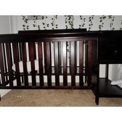 Crib +changing Table 
