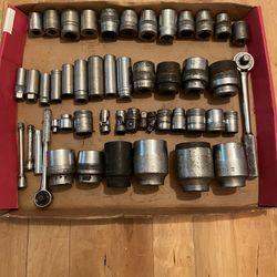 LOTS of HEAVY DUTY TRUCKERS SOCKETS 