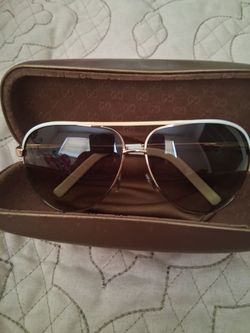 GUCCI SUNGLASSES WITH CASE AND CLEANING CLOTH