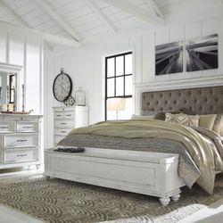 Kanwyn Whitewash Upholstered Storage Bedroom Set

