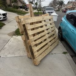 FREE PALLETS