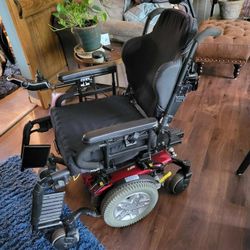 Quantum Edge Power Wheelchair W/ Tilt Recline NEW BATTERIES Seat Cushion Headrest