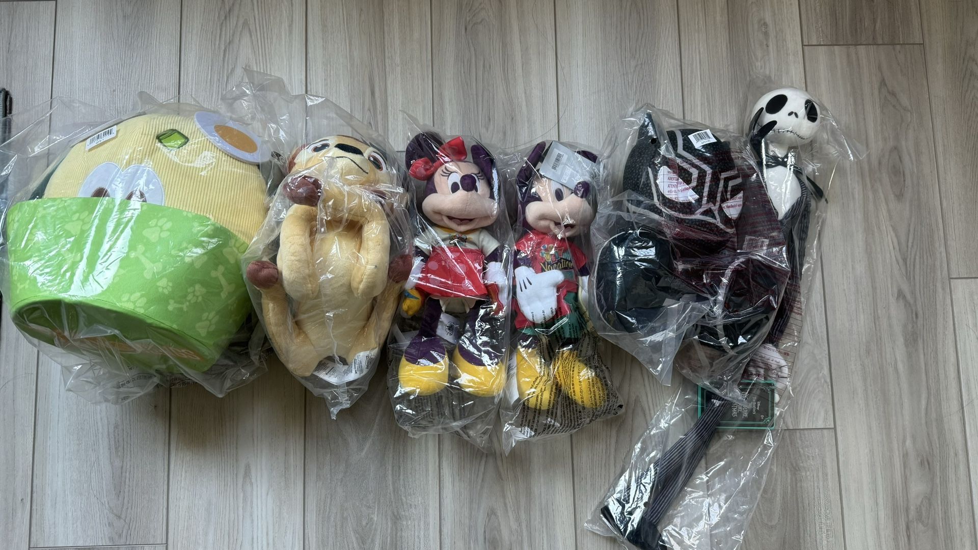Brand New Disney Plush Medium 13” Pluto Ramen Munchlings Bambi Black Panther Mickey Mouse Minnie Jack Skellington